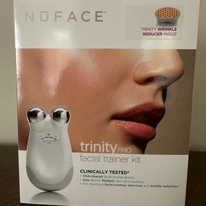 NUFACE PROFESSIONAL SERIES - Trinity Pro Facial Trainer Kit